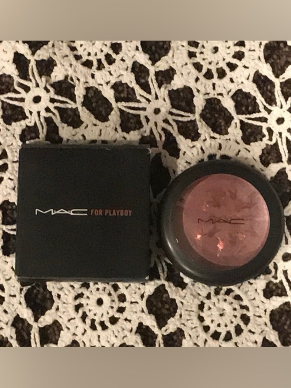 ✨MAC For Playboy Glitter Cream✨